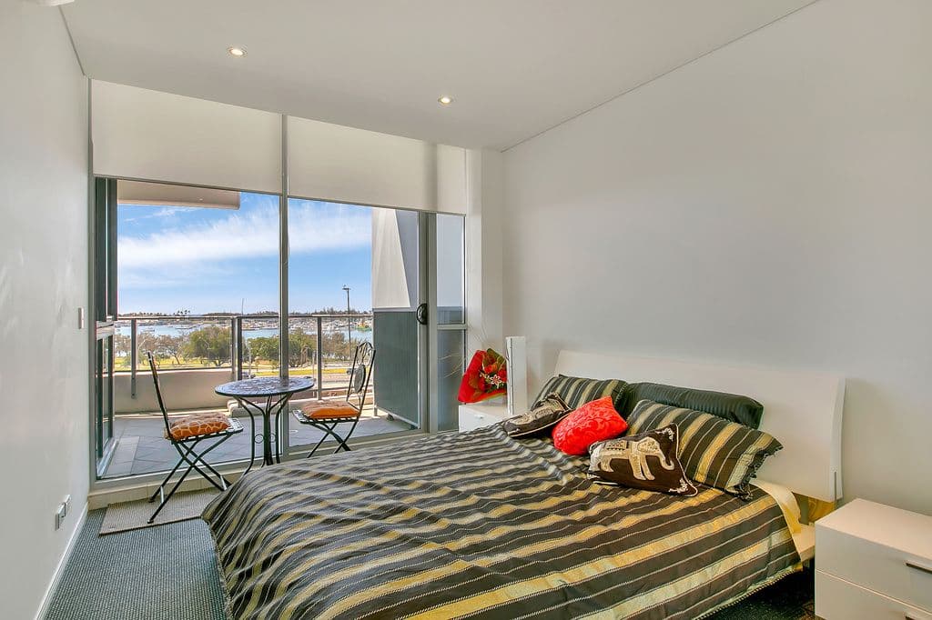 4 Como Cresecent, SOUTHPORT QLD 4215, Southport - Thumbnail 8