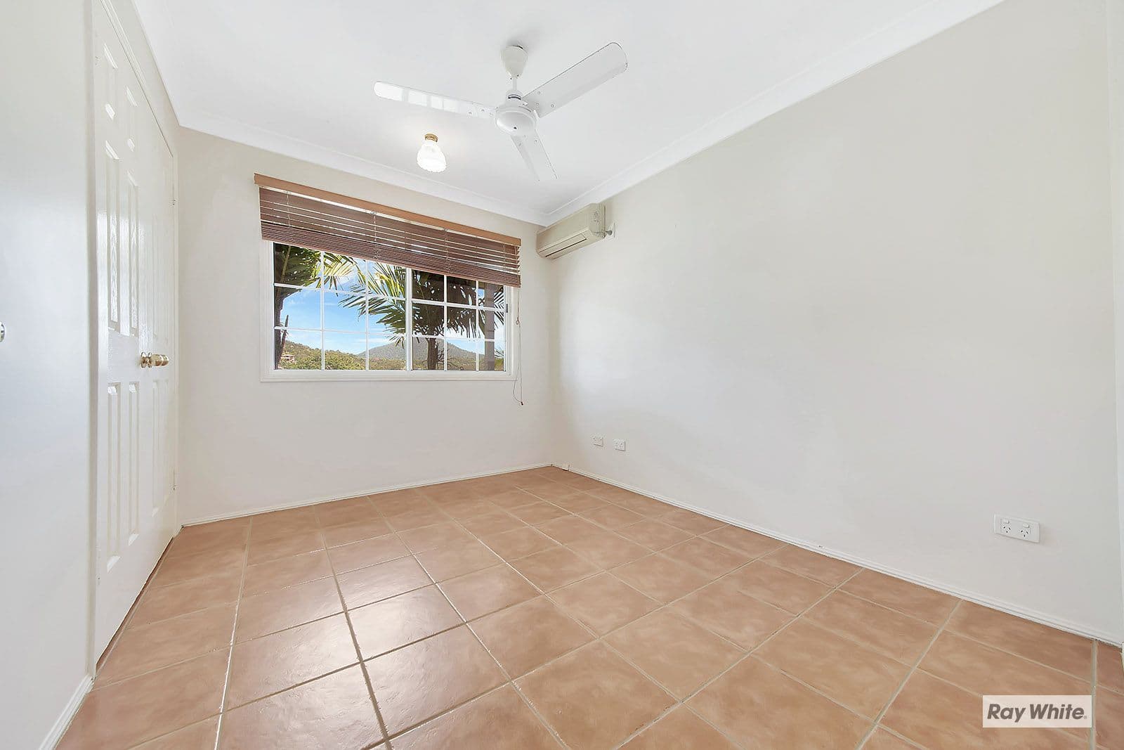 47 Hughes Street, Yeppoon QLD 4703, Yeppoon - Thumbnail 8