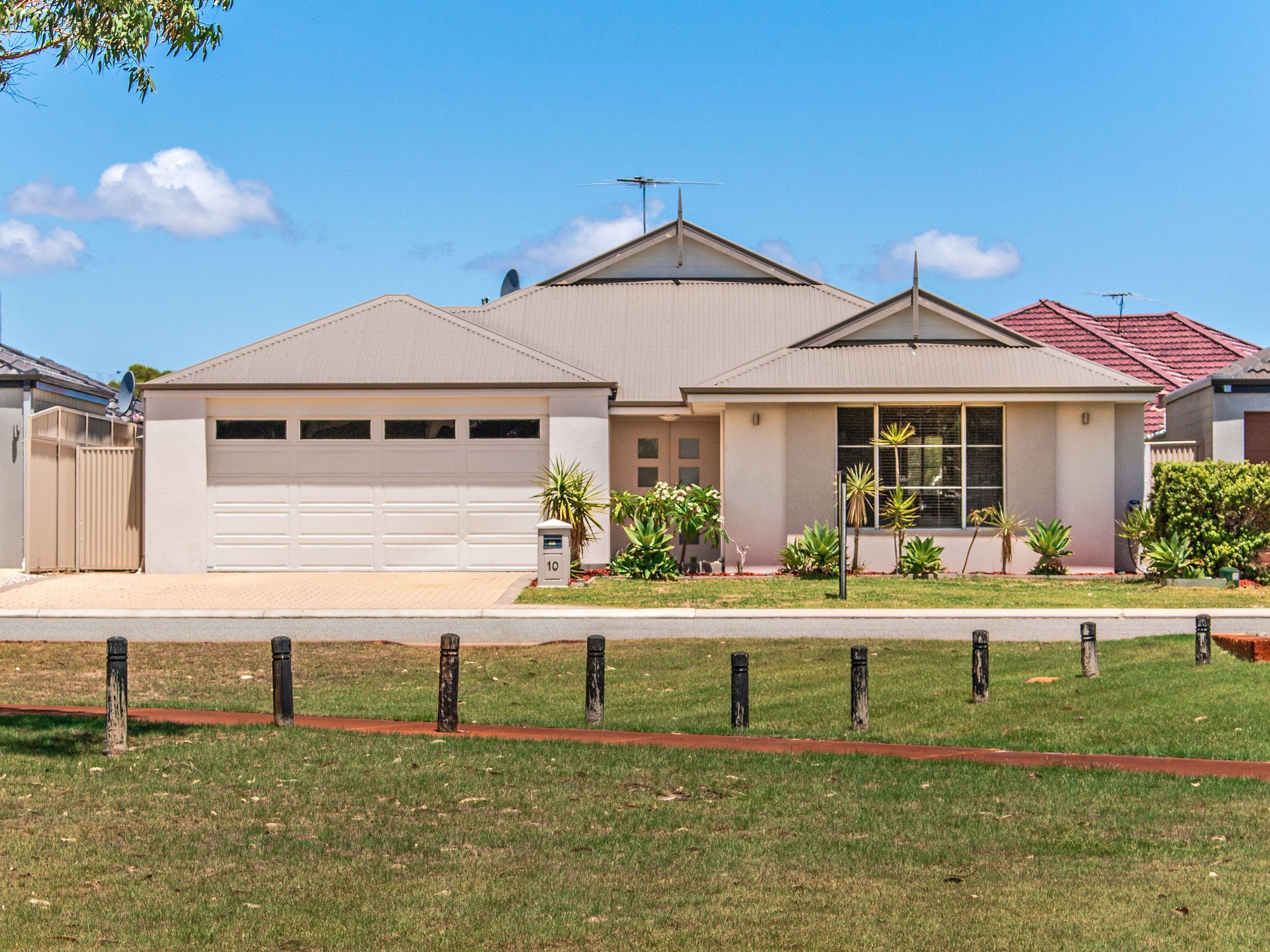 10 Hayeswater Circuit, Waikiki WA 6169, Waikiki - Image 1