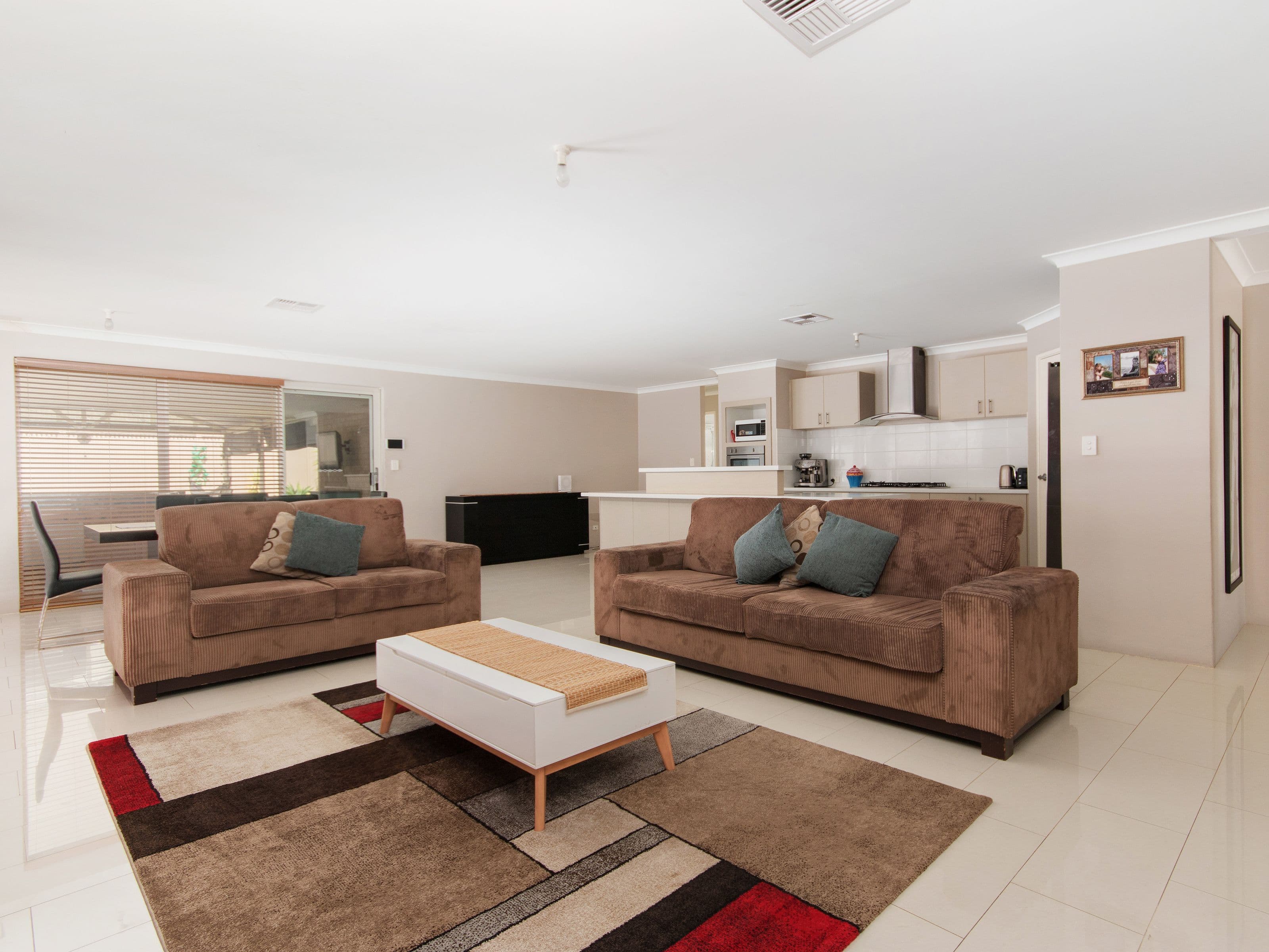 10 Hayeswater Circuit, Waikiki WA 6169, Waikiki - Thumbnail 3
