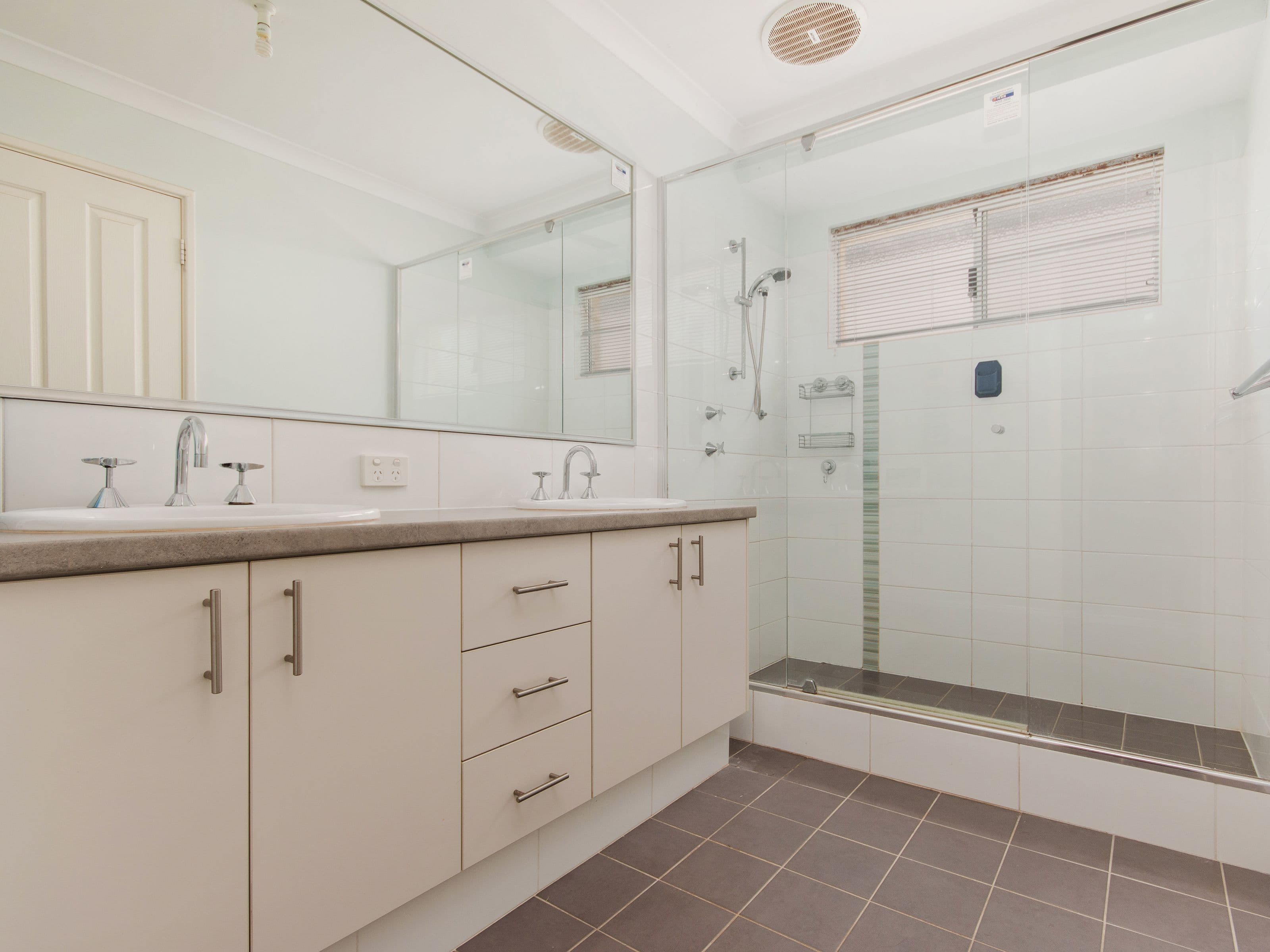 10 Hayeswater Circuit, Waikiki WA 6169, Waikiki - Thumbnail 7