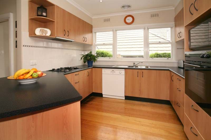 10 Landridge Street, GLEN WAVERLEY VIC 3150, Glen Waverley - Thumbnail 2