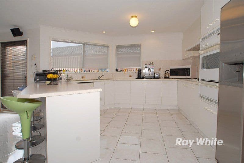 8 Oates Court, CRANBOURNE VIC 3977, Cranbourne North - Thumbnail 3
