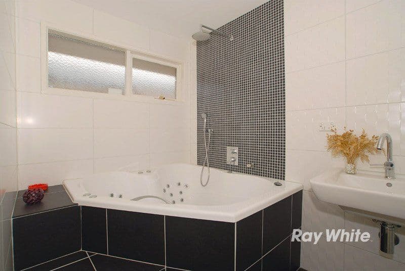 8 Oates Court, CRANBOURNE VIC 3977, Cranbourne North - Thumbnail 4