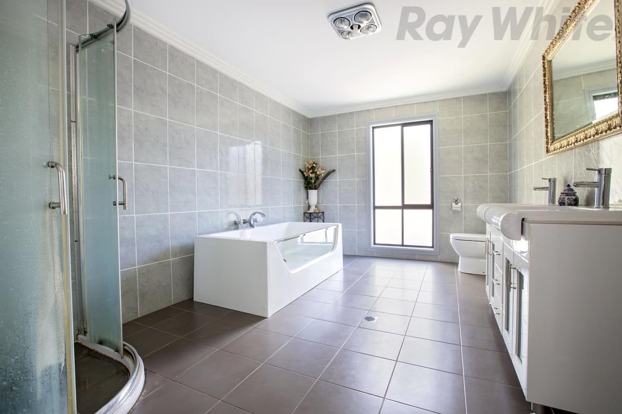 29 Fysh Avenue, Middleton Grange - Thumbnail 3
