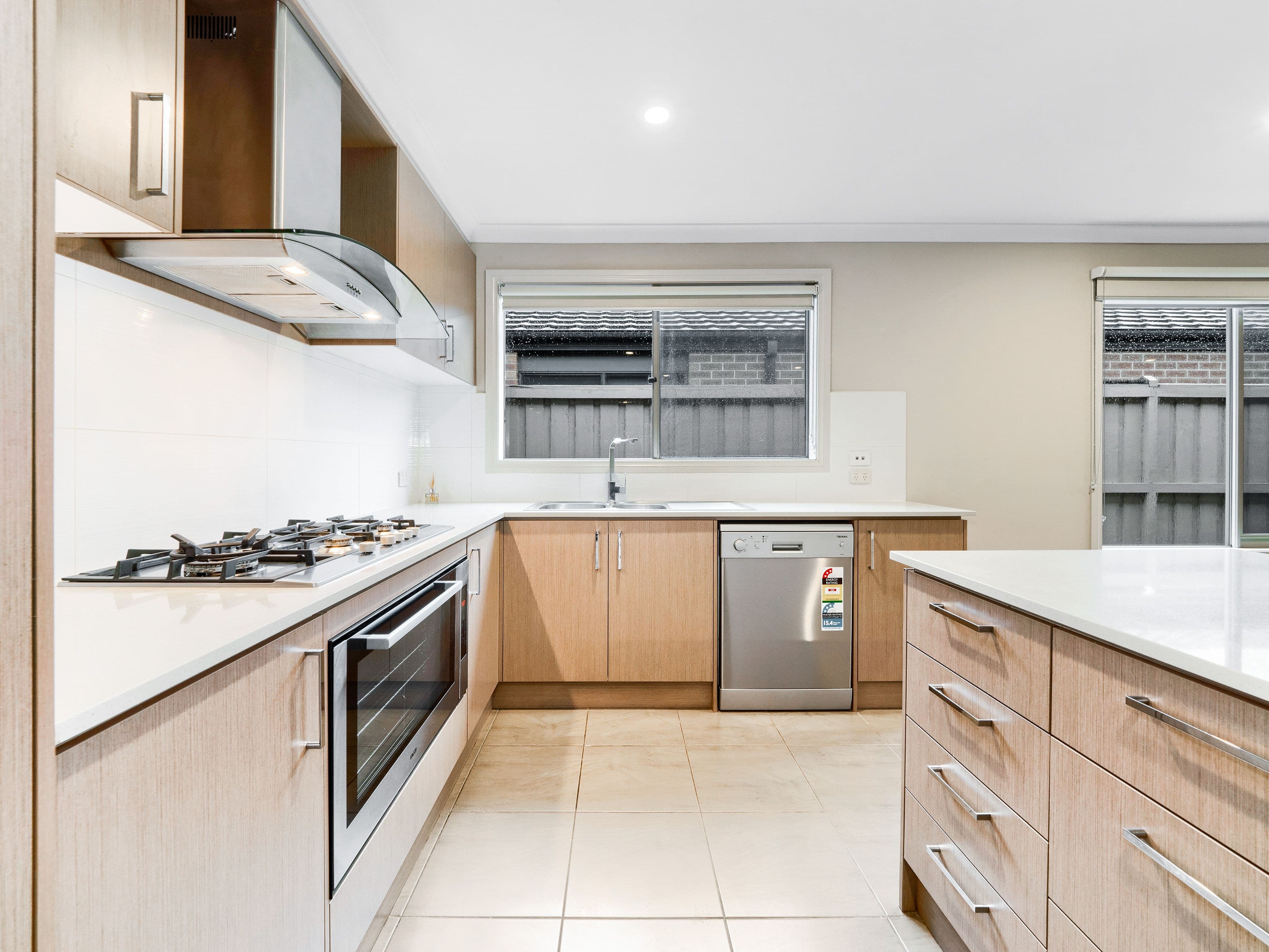 154 Thoroughbred Drive, Clyde North VIC 3978, Clyde North - Thumbnail 6
