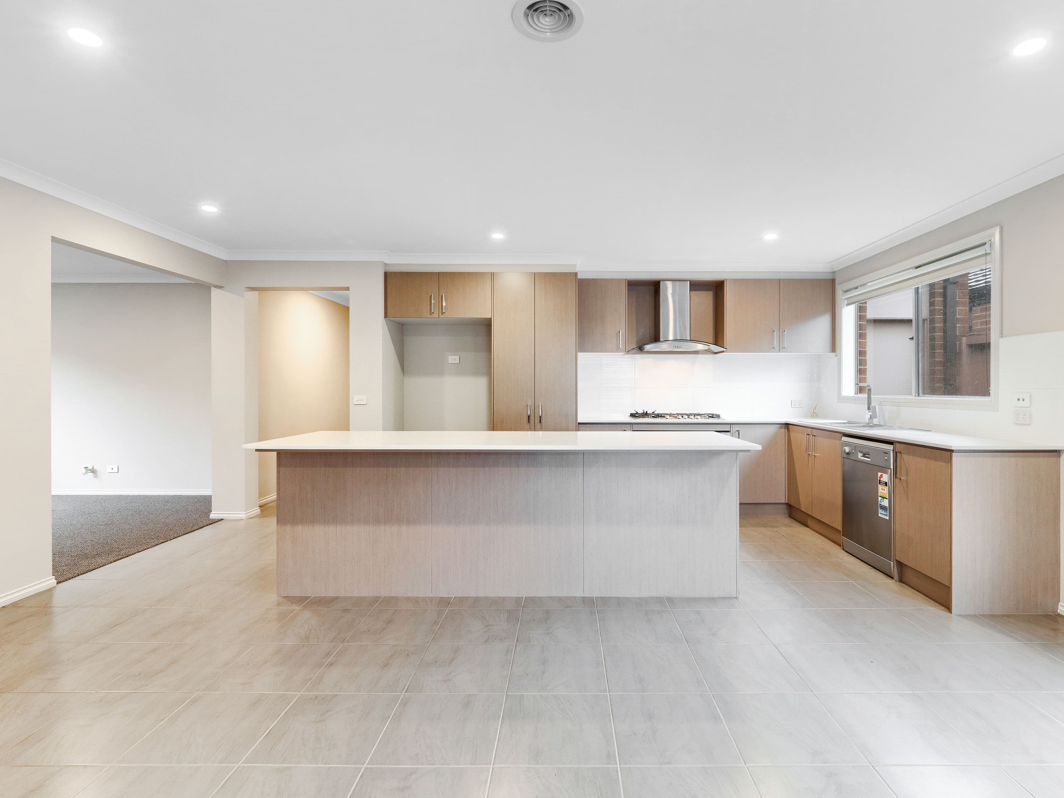 154 Thoroughbred Drive, Clyde North VIC 3978, Clyde North - Thumbnail 7
