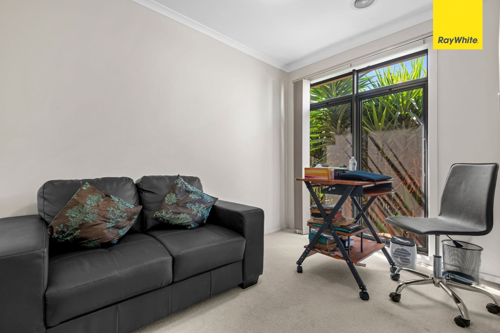 38 Duncombe Park Way, Deer Park VIC 3023, Deer Park - Thumbnail 2