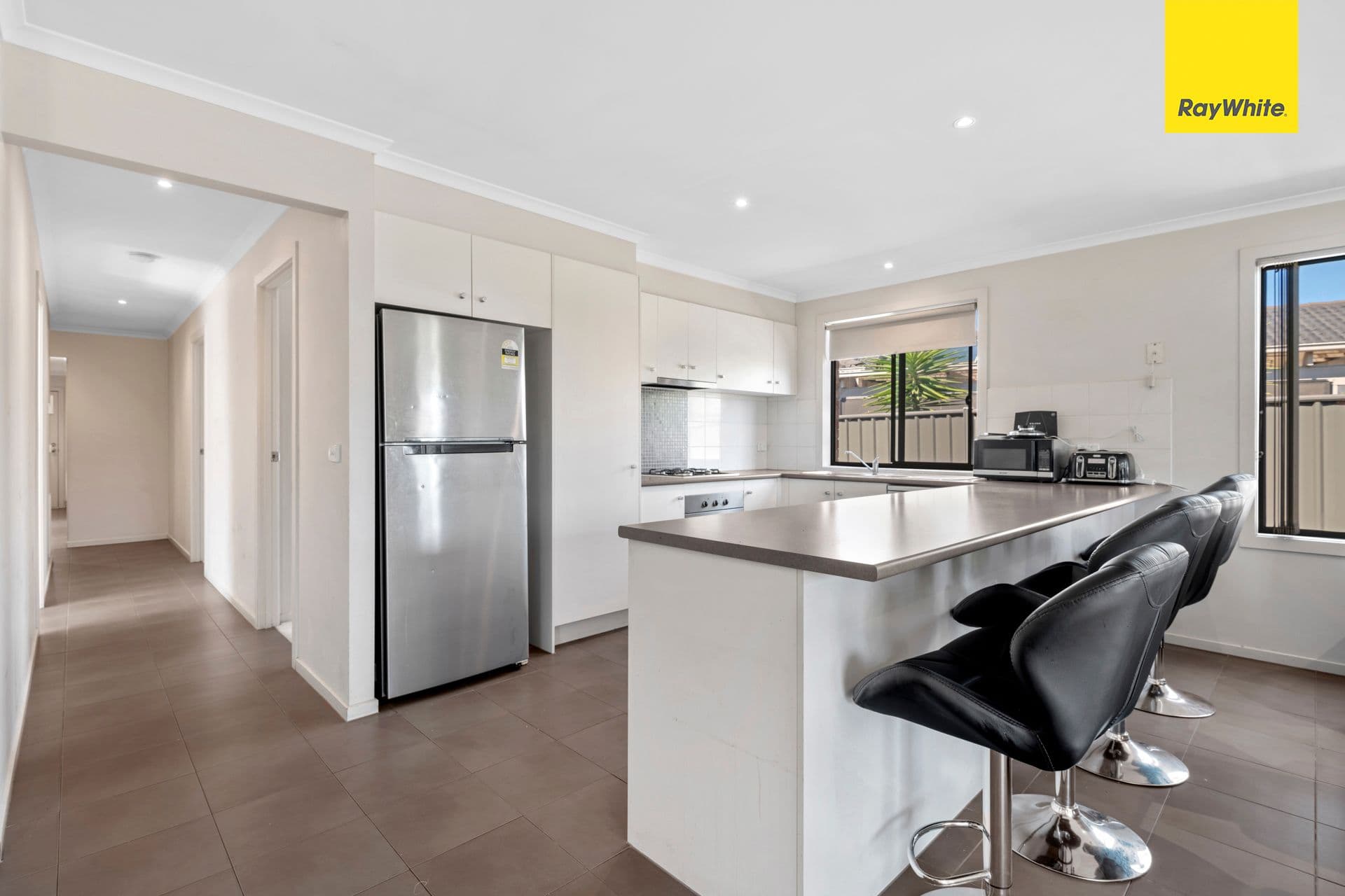 38 Duncombe Park Way, Deer Park VIC 3023, Deer Park - Thumbnail 3