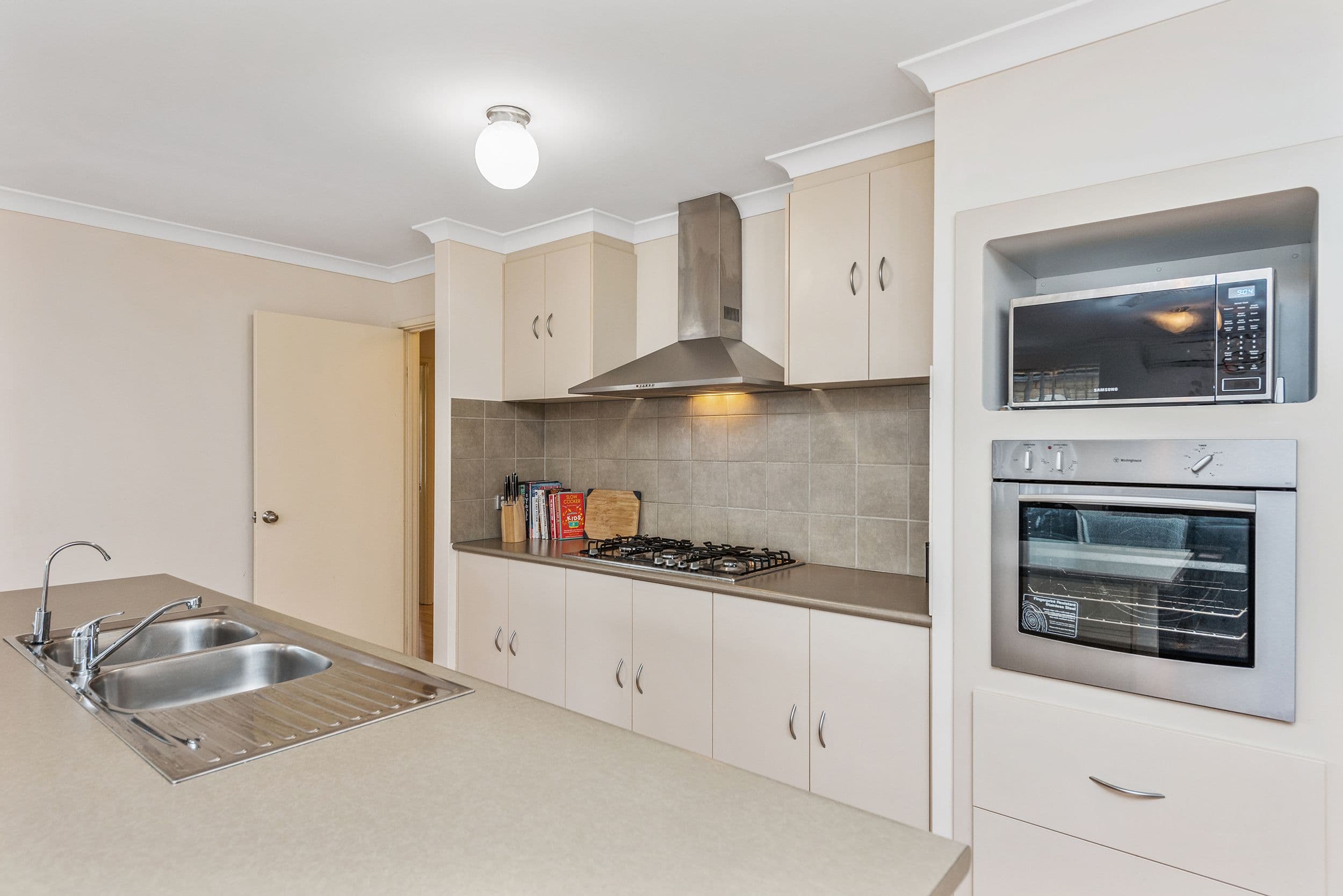 64 Claret Ash Boulevard, Baldivis WA 6171, Baldivis - Thumbnail 3