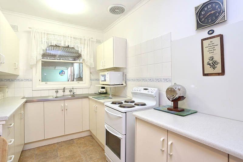 18 Winterbourne Road, Elizabeth Vale SA 5112, Elizabeth Vale - Thumbnail 2