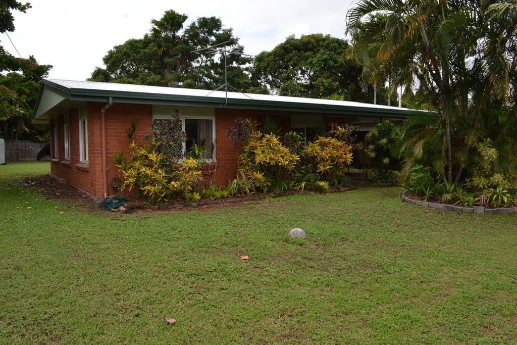 6 Almond Street, Holloways Beach QLD 4878, Holloways Beach - Image 1