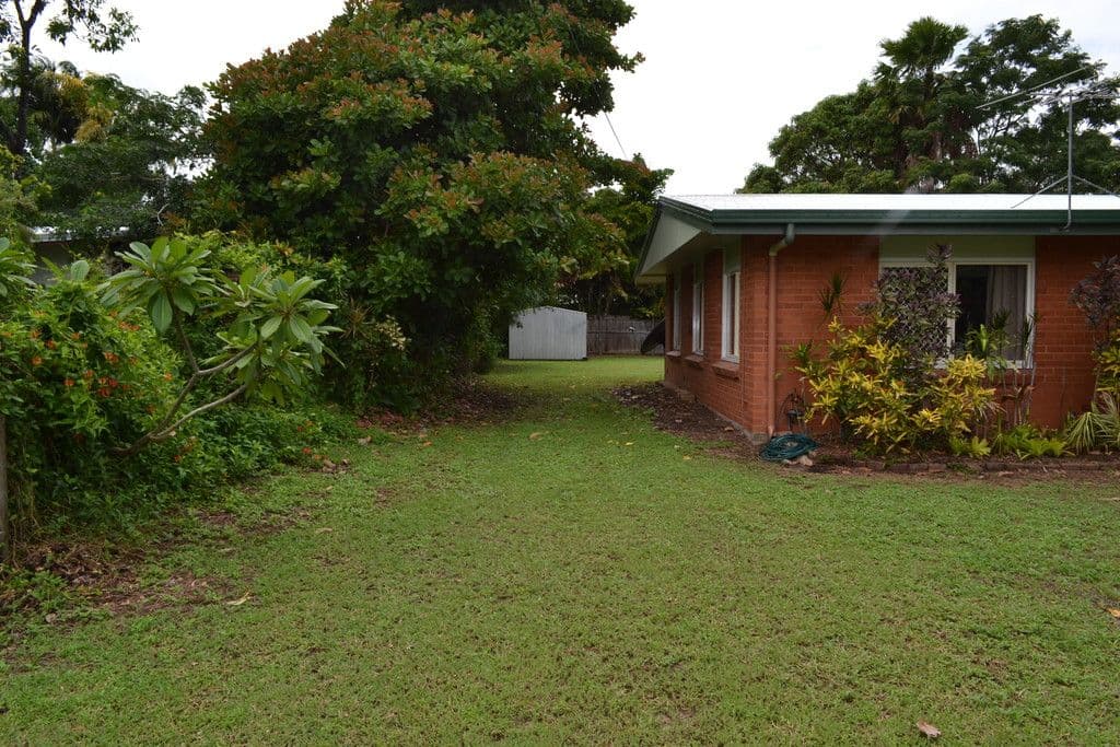 6 Almond Street, Holloways Beach QLD 4878, Holloways Beach - Thumbnail 5