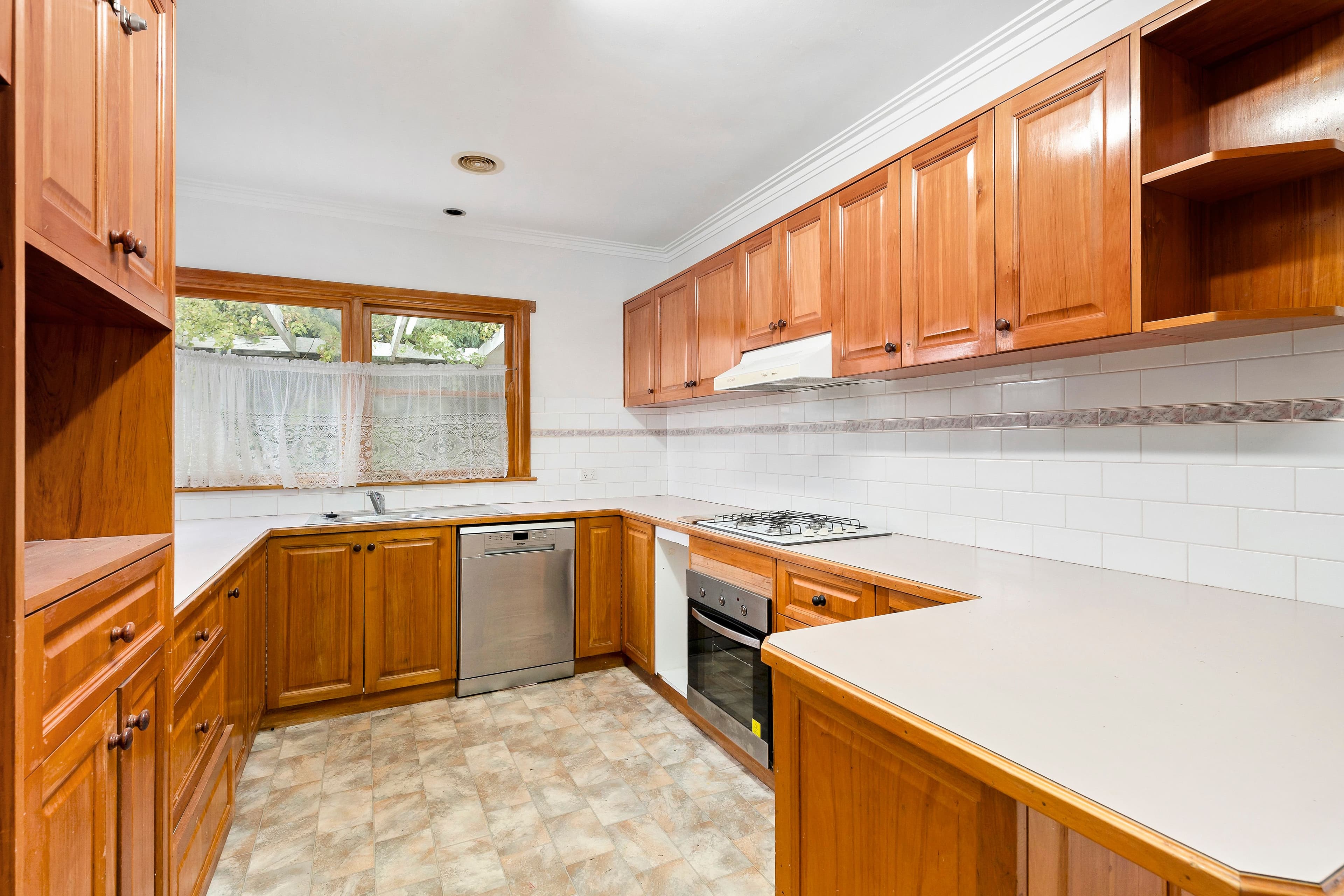 3 Leonard Street, Wendouree VIC 3355, Wendouree - Thumbnail 2