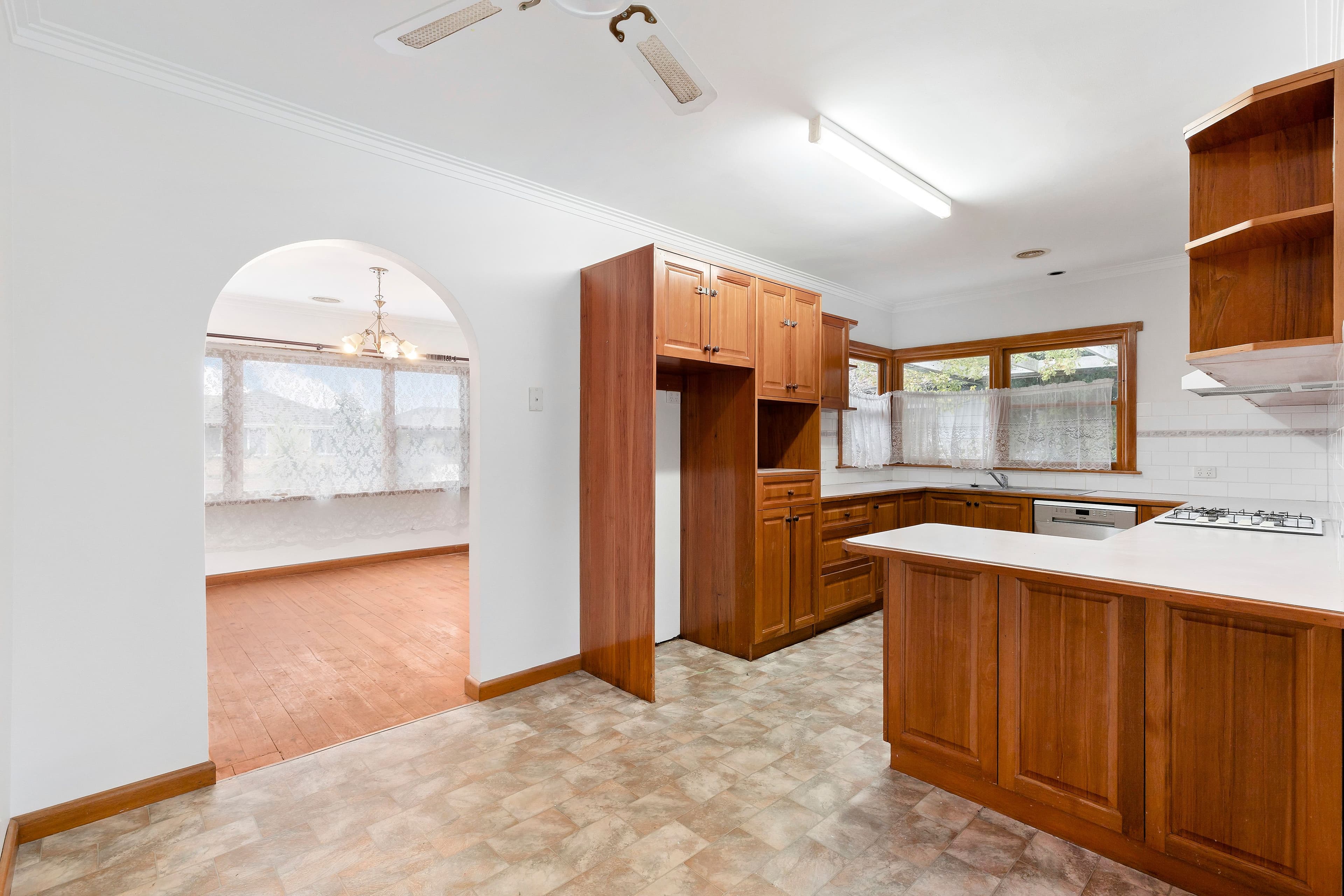 3 Leonard Street, Wendouree VIC 3355, Wendouree - Thumbnail 3