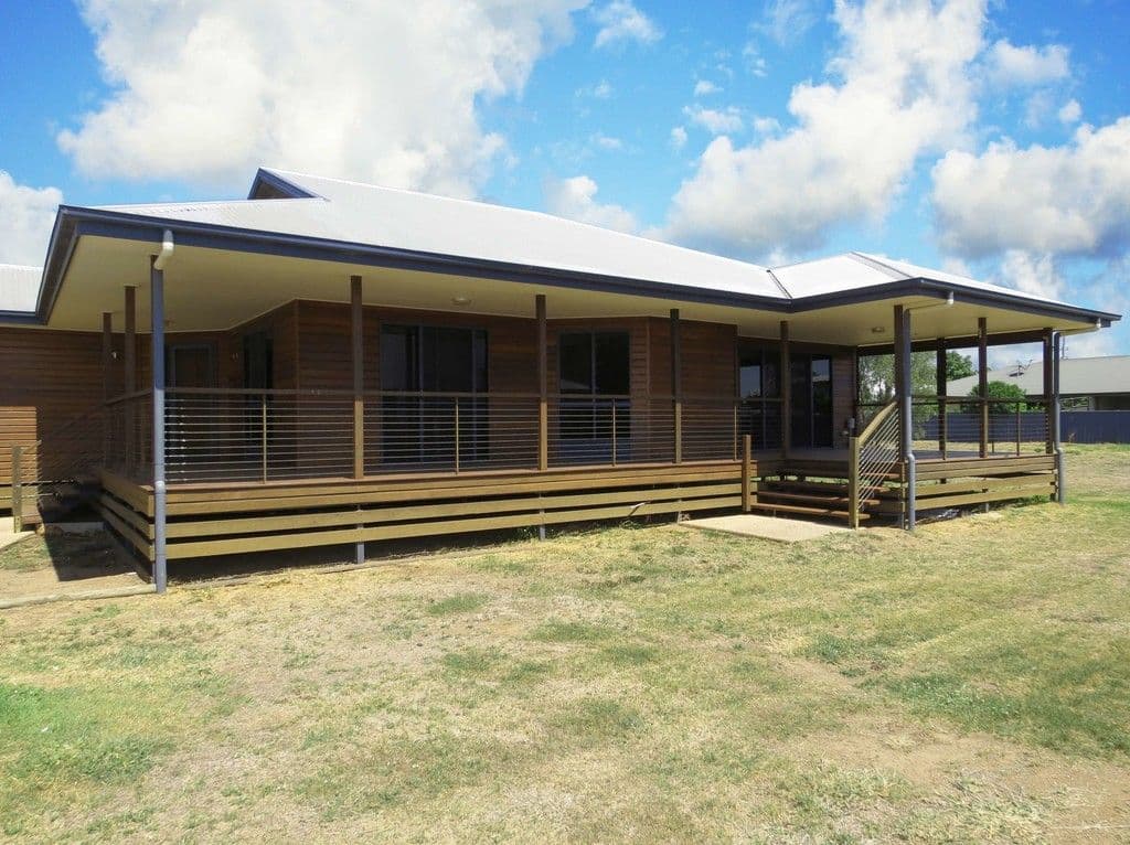 17a Gray Street, Emerald QLD 4720, Emerald - Thumbnail 2