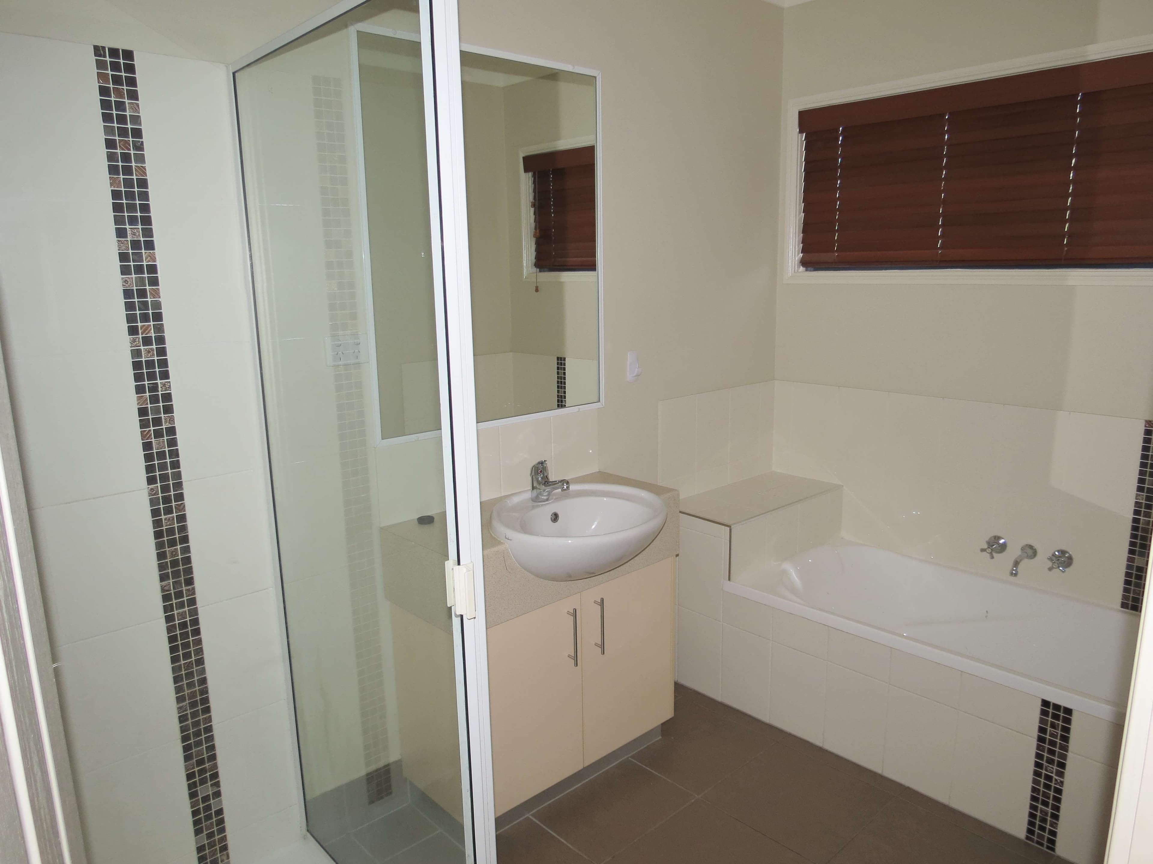 17a Gray Street, Emerald QLD 4720, Emerald - Thumbnail 7