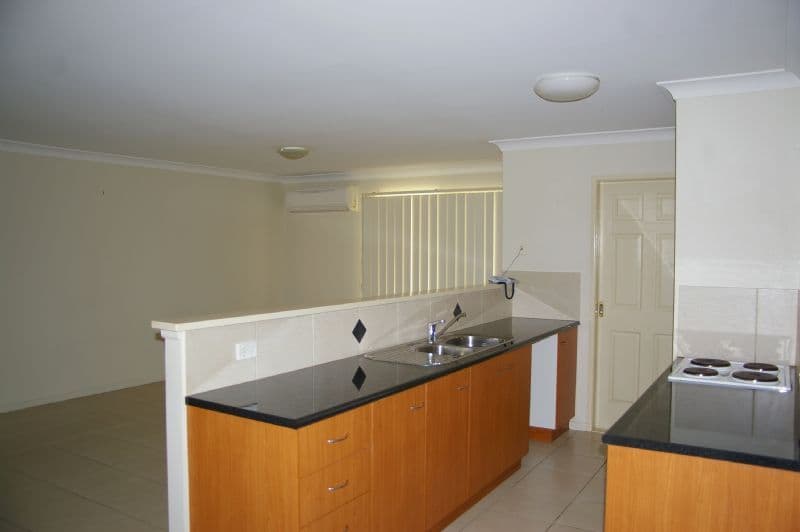 34 Bramble Crescent, DECEPTION BAY QLD 4508, Deception Bay - Thumbnail 2