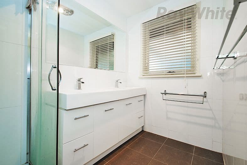 15 GARDENIA Street, Croydon South VIC 3136, Croydon South - Thumbnail 5