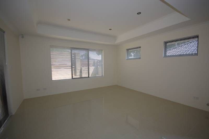 59D Camberwell Road, BALGA WA 6061, Balga - Thumbnail 4