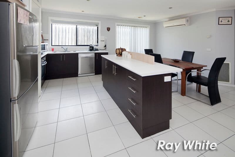 2 Arkley Close, Skye VIC 3977, Skye - Thumbnail 4