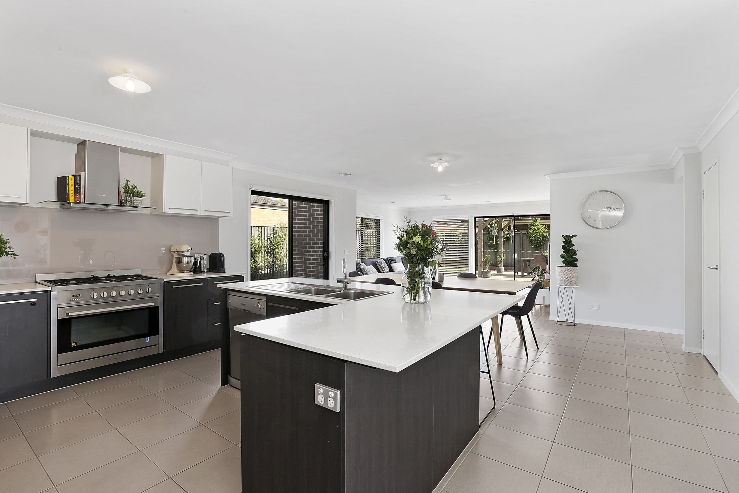 28 Grand Lakes Way, Lara VIC 3212, Lara - Thumbnail 4