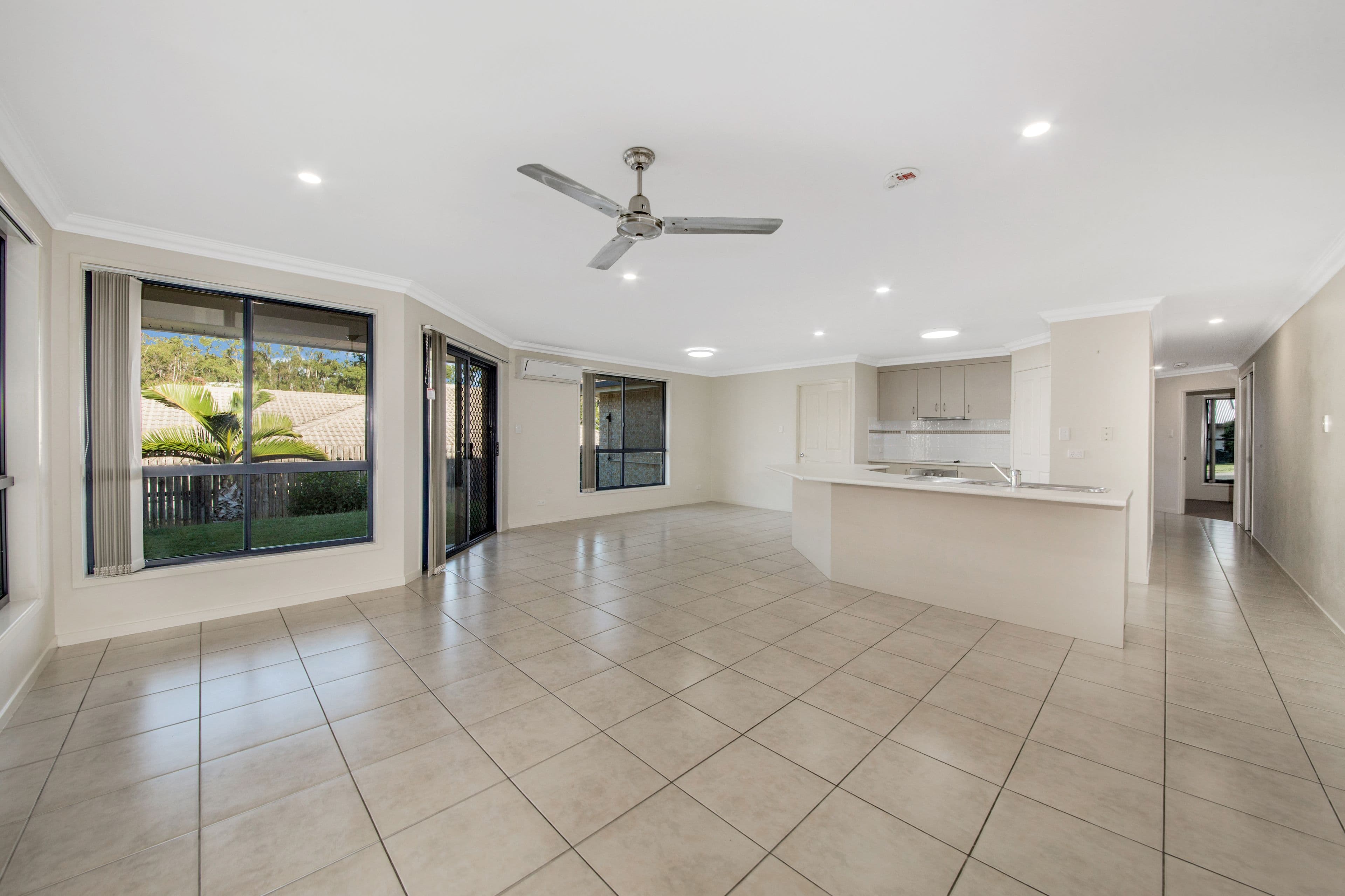 12 Larcom Rise, West Gladstone QLD 4680, West Gladstone - Thumbnail 4
