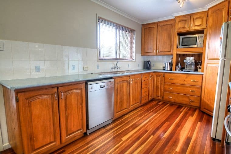 38 Mahogany Street, RACEVIEW QLD 4305, Raceview - Thumbnail 2