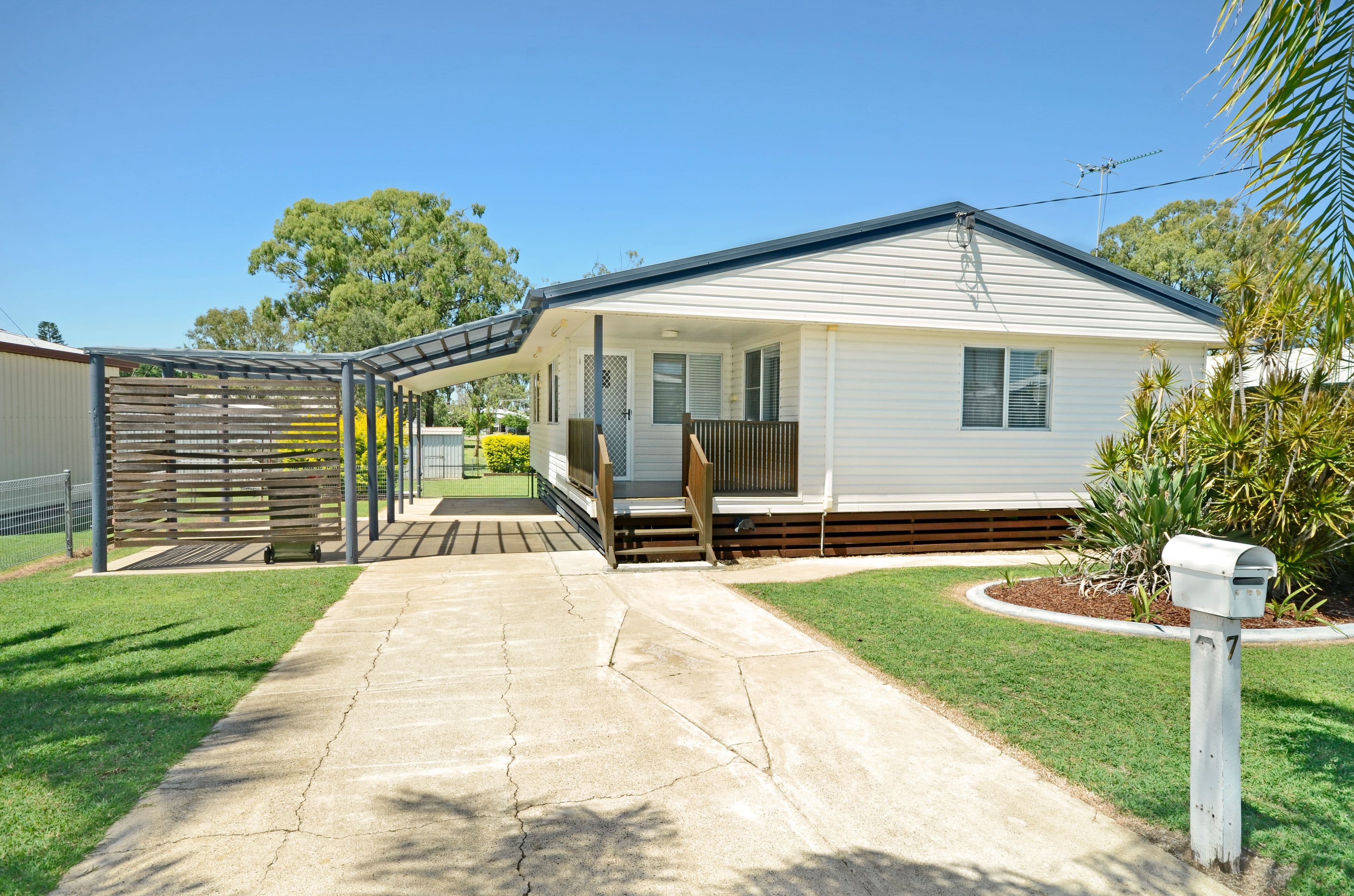 7 Castle Street, Biloela QLD 4715, Biloela - Image 1