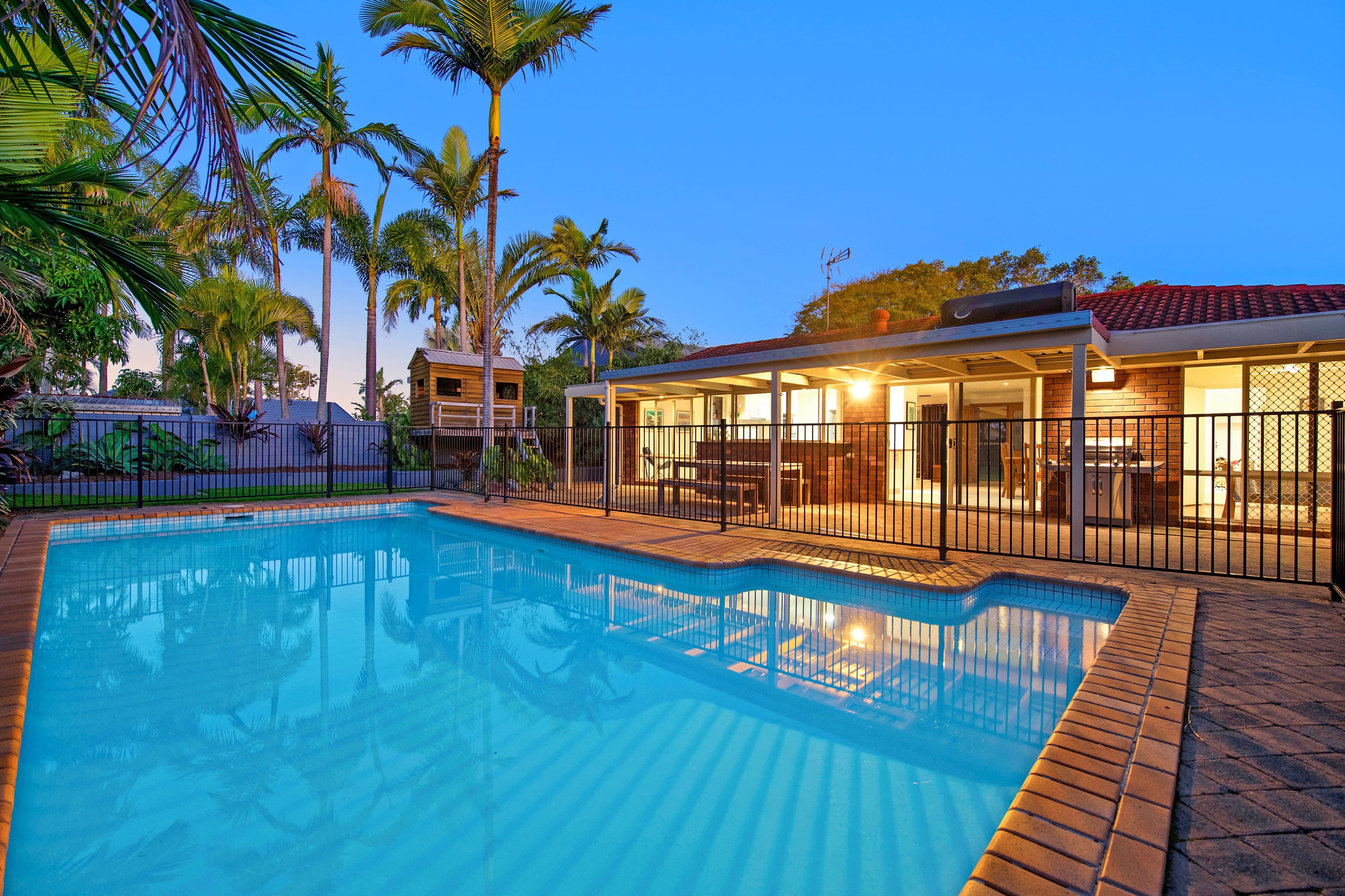5 Barrier Reef Drive, Mermaid Waters QLD 4218, Mermaid Waters - Image 1