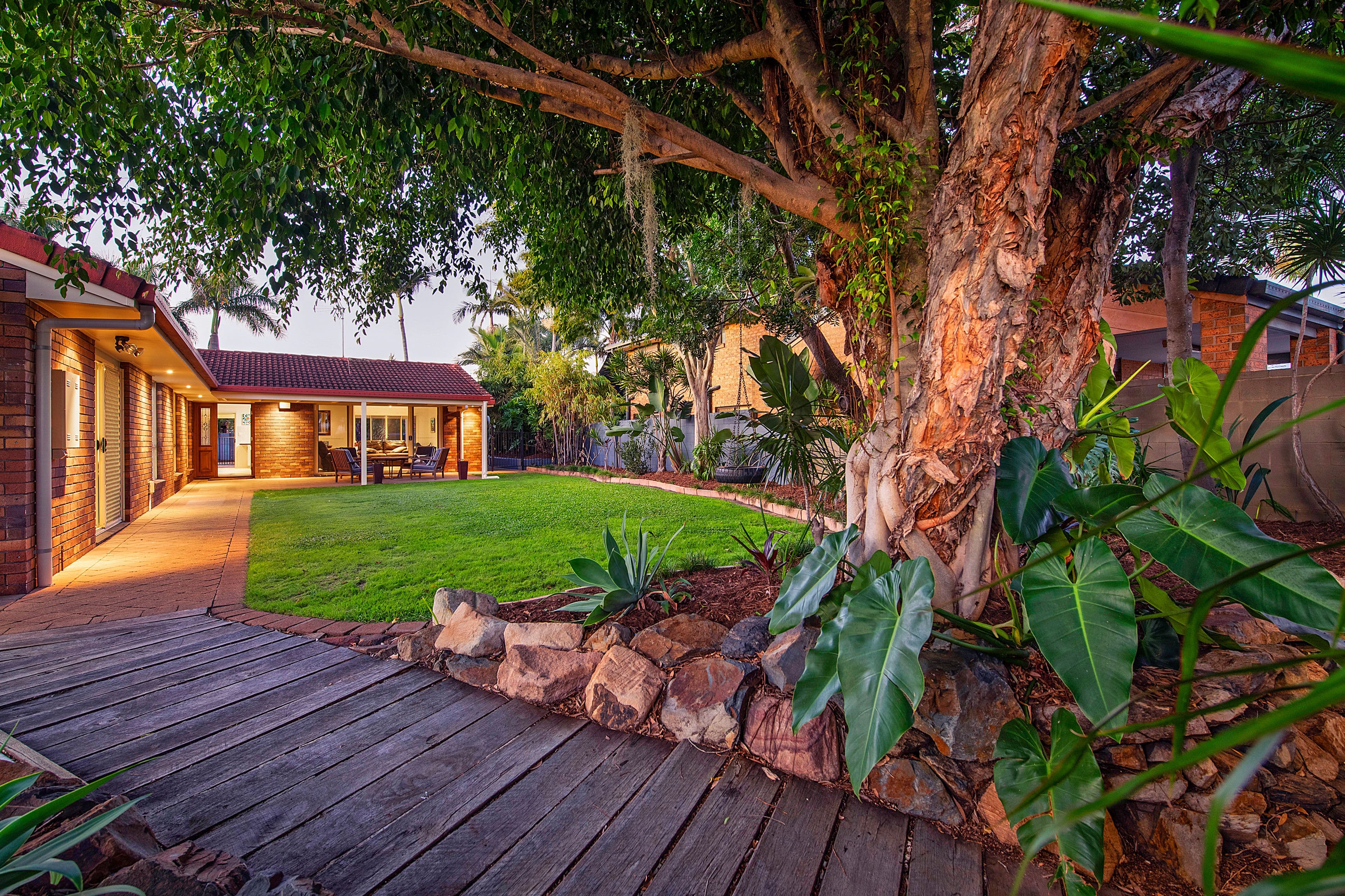 5 Barrier Reef Drive, Mermaid Waters QLD 4218, Mermaid Waters - Thumbnail 2