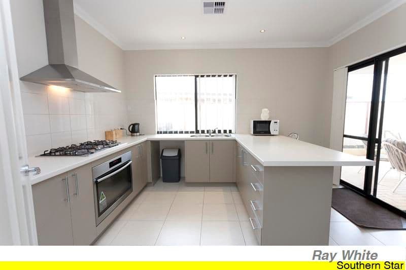19 Ypres Road, CAMILLO WA 6111, Camillo - Thumbnail 2