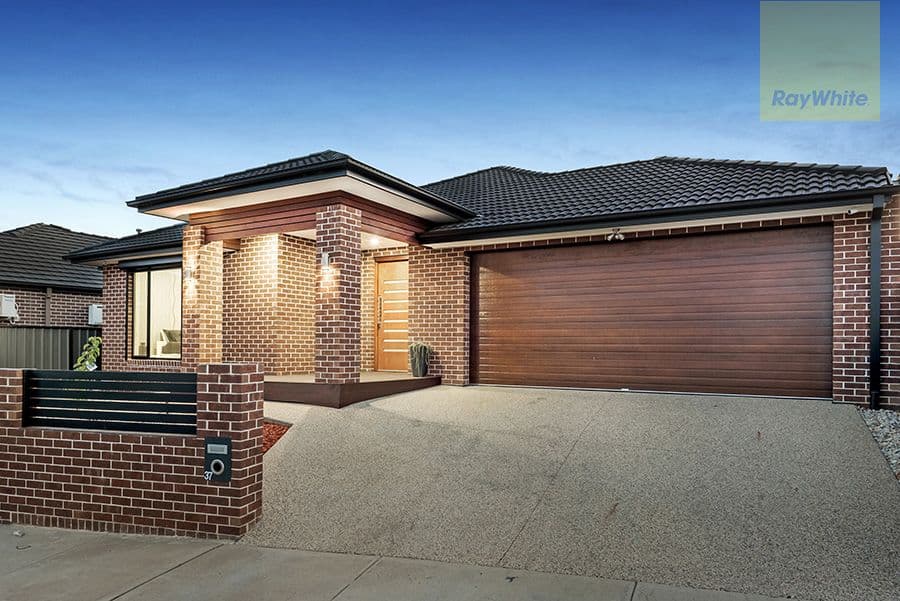 37 Escapade Boulevard, Craigieburn VIC 3064, Craigieburn - Thumbnail 2