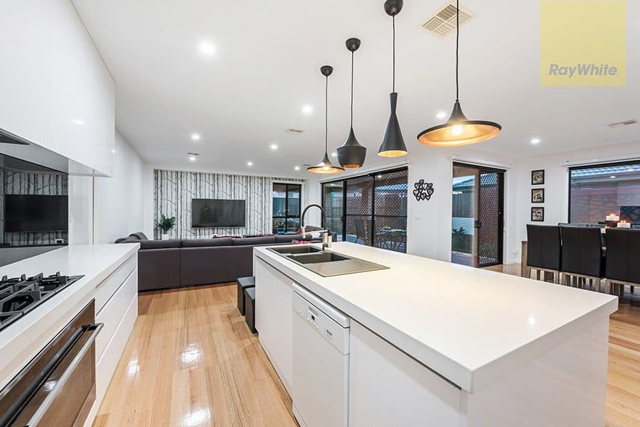 37 Escapade Boulevard, Craigieburn VIC 3064, Craigieburn - Thumbnail 5