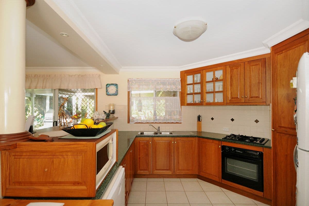 18 Sweetapple Crescent, CENTENARY HEIGHTS QLD 4350, Centenary Heights - Thumbnail 5