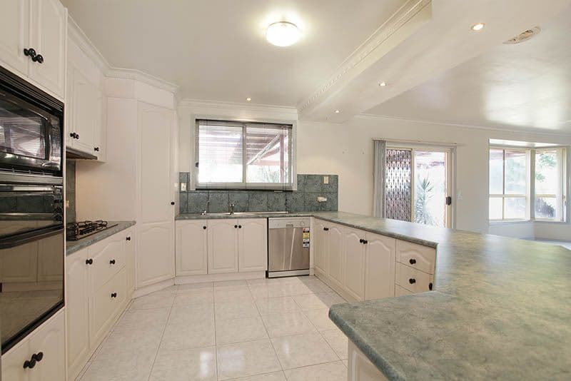 4 Kelland Avenue, HILLSIDE VIC 3037, Hillside - Thumbnail 2