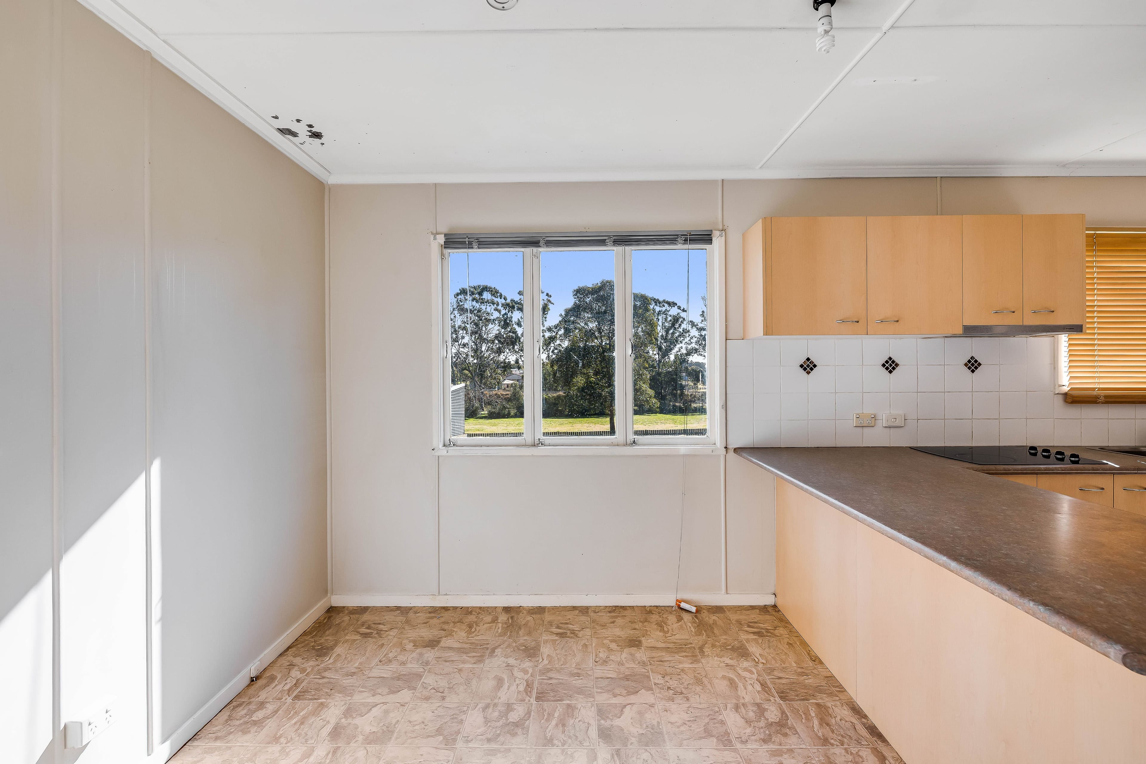153 Stephen Street, Harristown QLD 4350, Harristown - Thumbnail 5