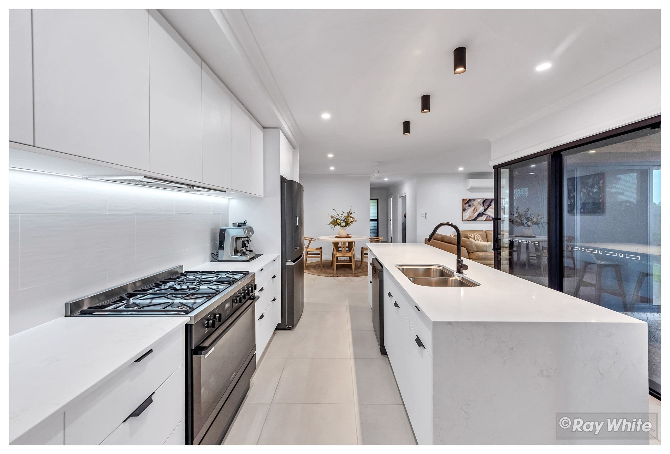4 Sandford Avenue, Parkhurst QLD 4702, Parkhurst - Thumbnail 3