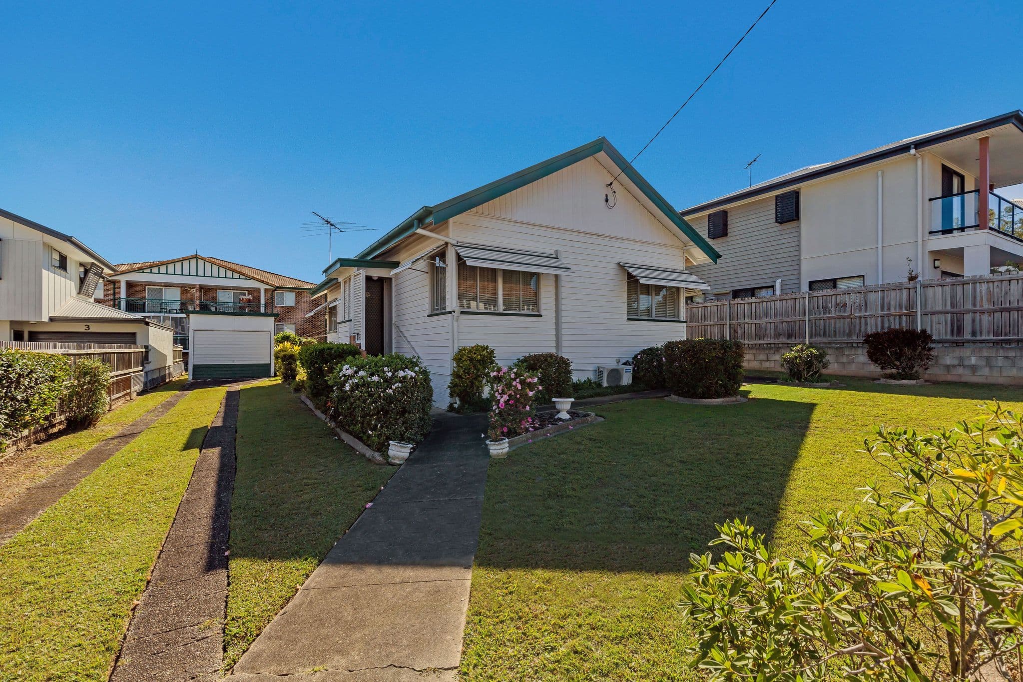 8 Buna Street, Chermside QLD 4032, Chermside - Thumbnail 2