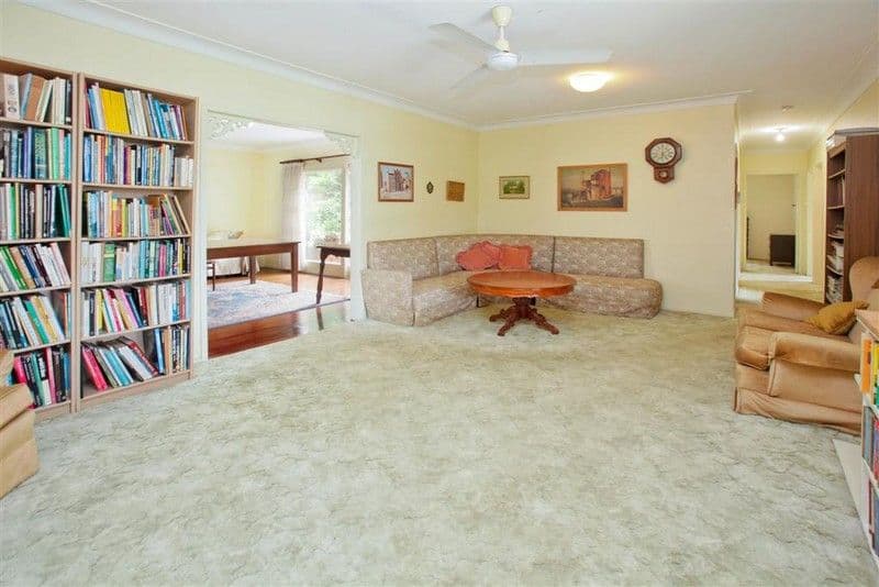 147 Arnold Street, HOLLAND PARK QLD 4121, Holland Park - Thumbnail 2