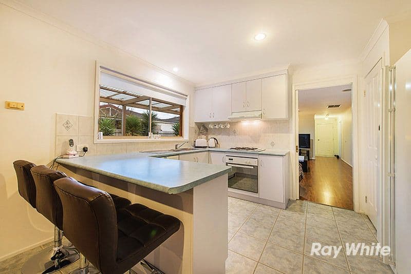 10 Gilja Court, Cranbourne West VIC 3977, Cranbourne West - Thumbnail 3