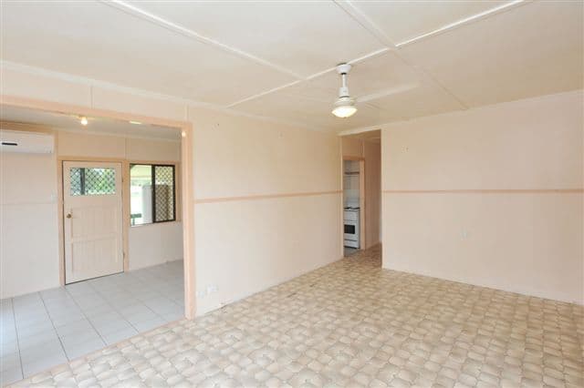 16 Gowrie Street, KINGSTHORPE QLD 4400, Kingsthorpe - Thumbnail 2