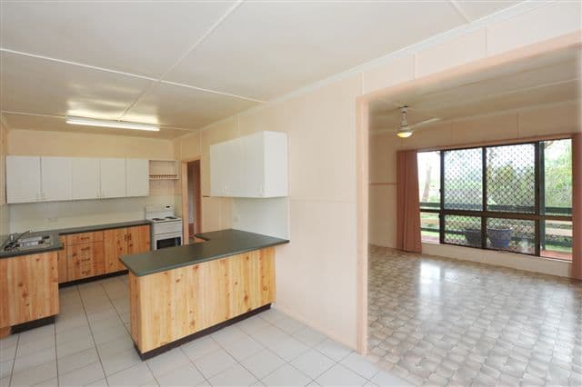 16 Gowrie Street, KINGSTHORPE QLD 4400, Kingsthorpe - Thumbnail 5
