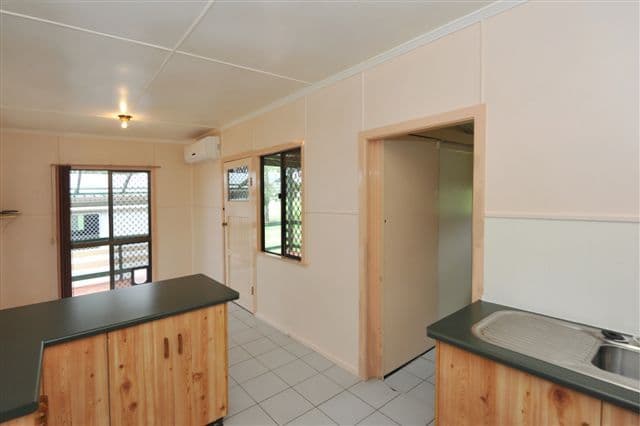 16 Gowrie Street, KINGSTHORPE QLD 4400, Kingsthorpe - Thumbnail 6