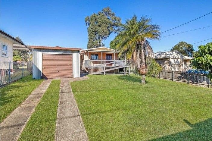 20 Schneider Avenue, Labrador QLD 4215, Labrador - Thumbnail 2