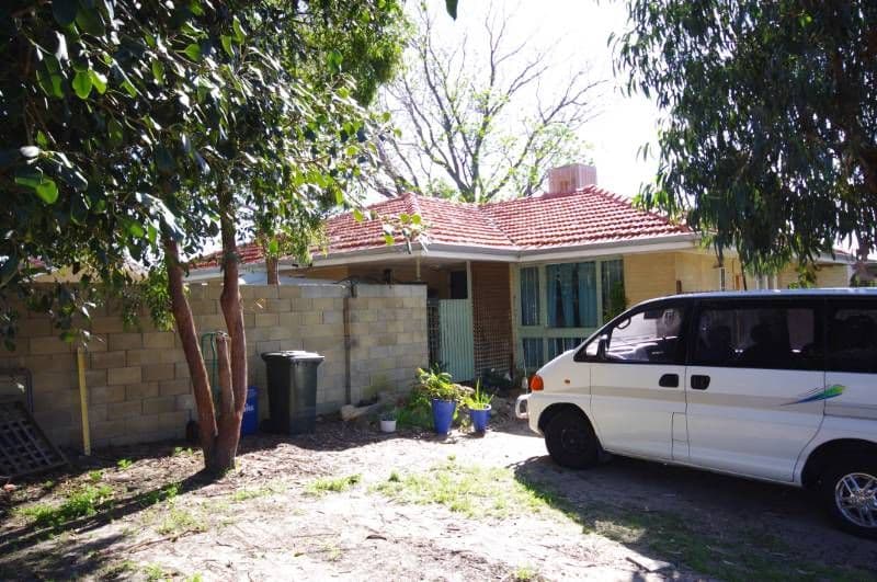 22 Rochford Way, GIRRAWHEEN WA 6064, Girrawheen - Thumbnail 2