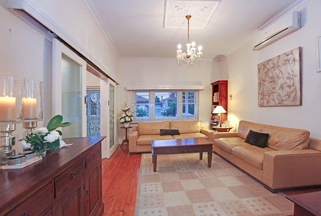 22 Oakhill Avenue, Reservoir VIC 3073, Reservoir - Thumbnail 2