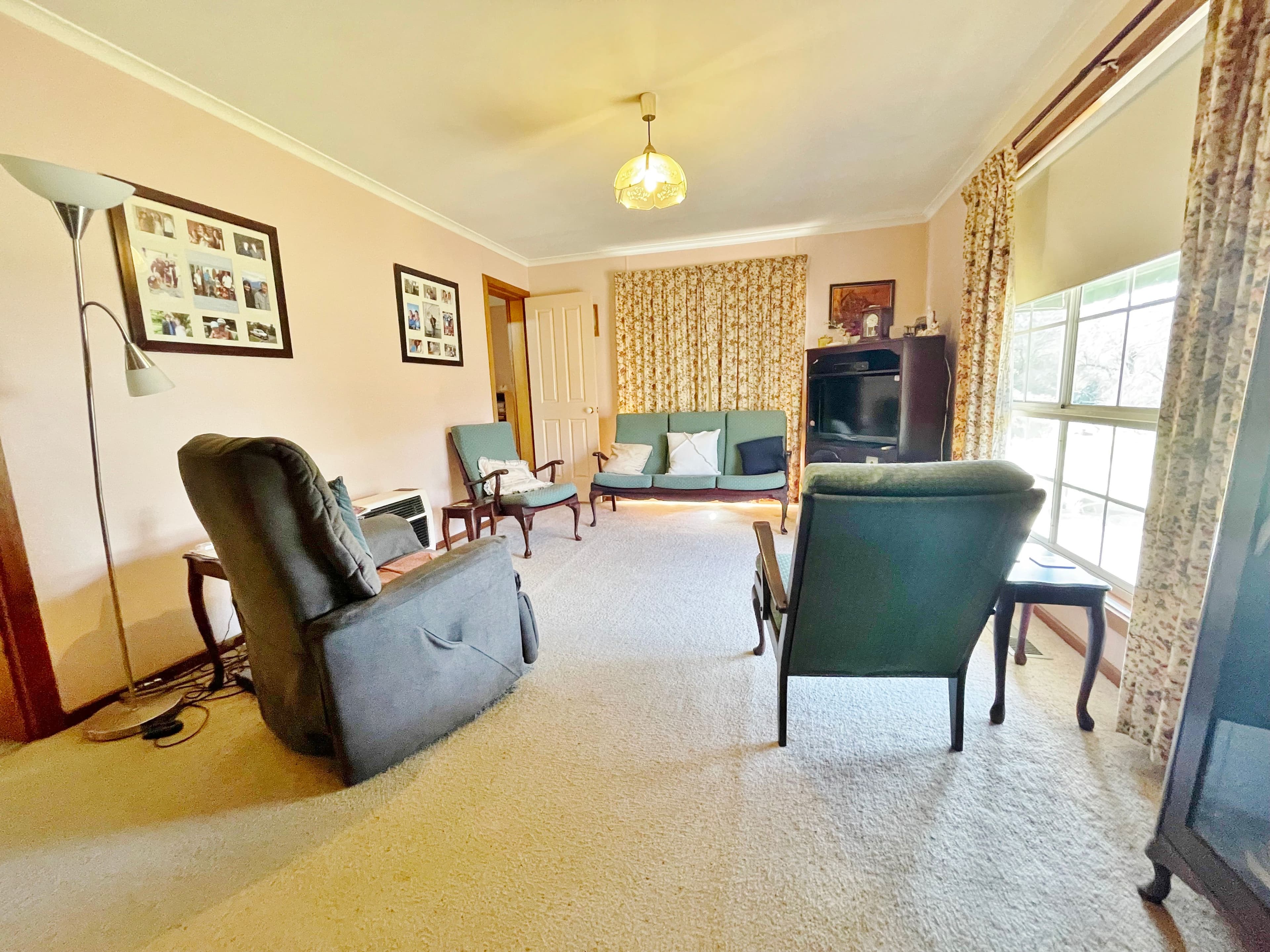 19 Whites Road, Young NSW 2594, Young - Thumbnail 6