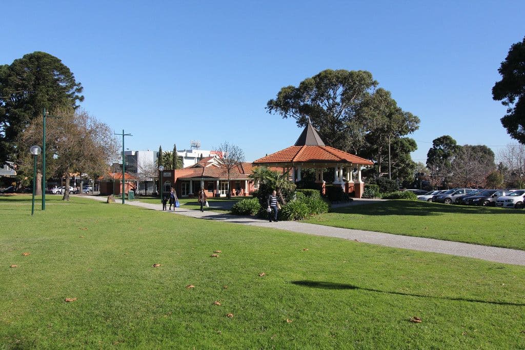 21 Alexander Avenue, OAKLEIGH EAST VIC 3166, Oakleigh East - Thumbnail 3