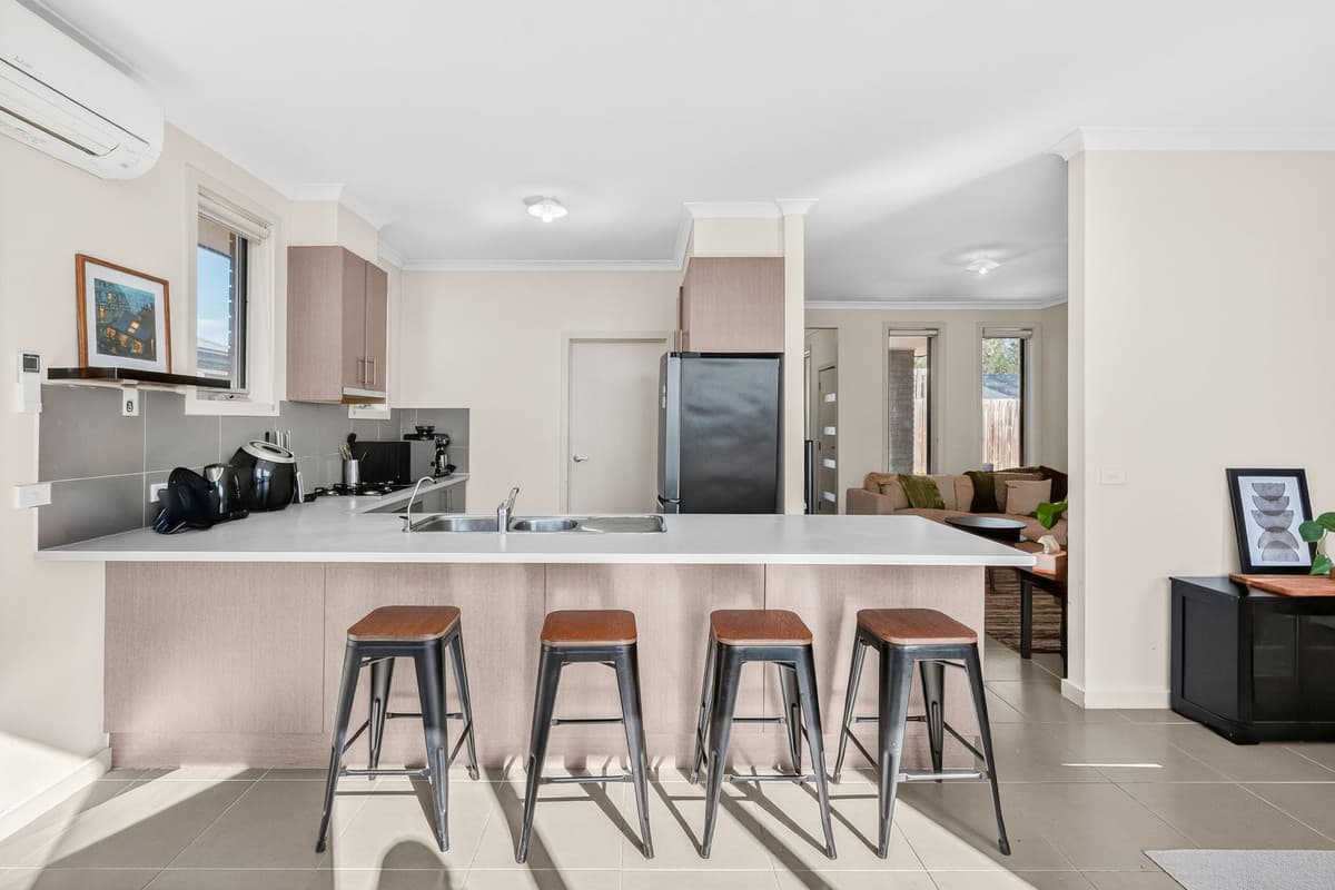 5 Hamilton Place, Mount Waverley, VIC, 3149, Breakwater - Thumbnail 3